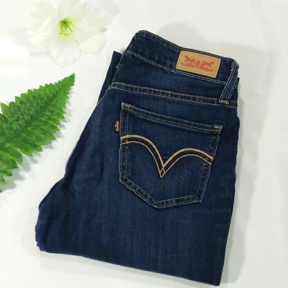 Levi's Dark Wash Skinny Jeans - Picture 1 of 6